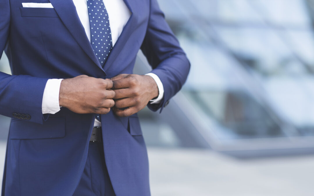 Męska moda biznesowa: jak wybrać garnitur i akcesoria